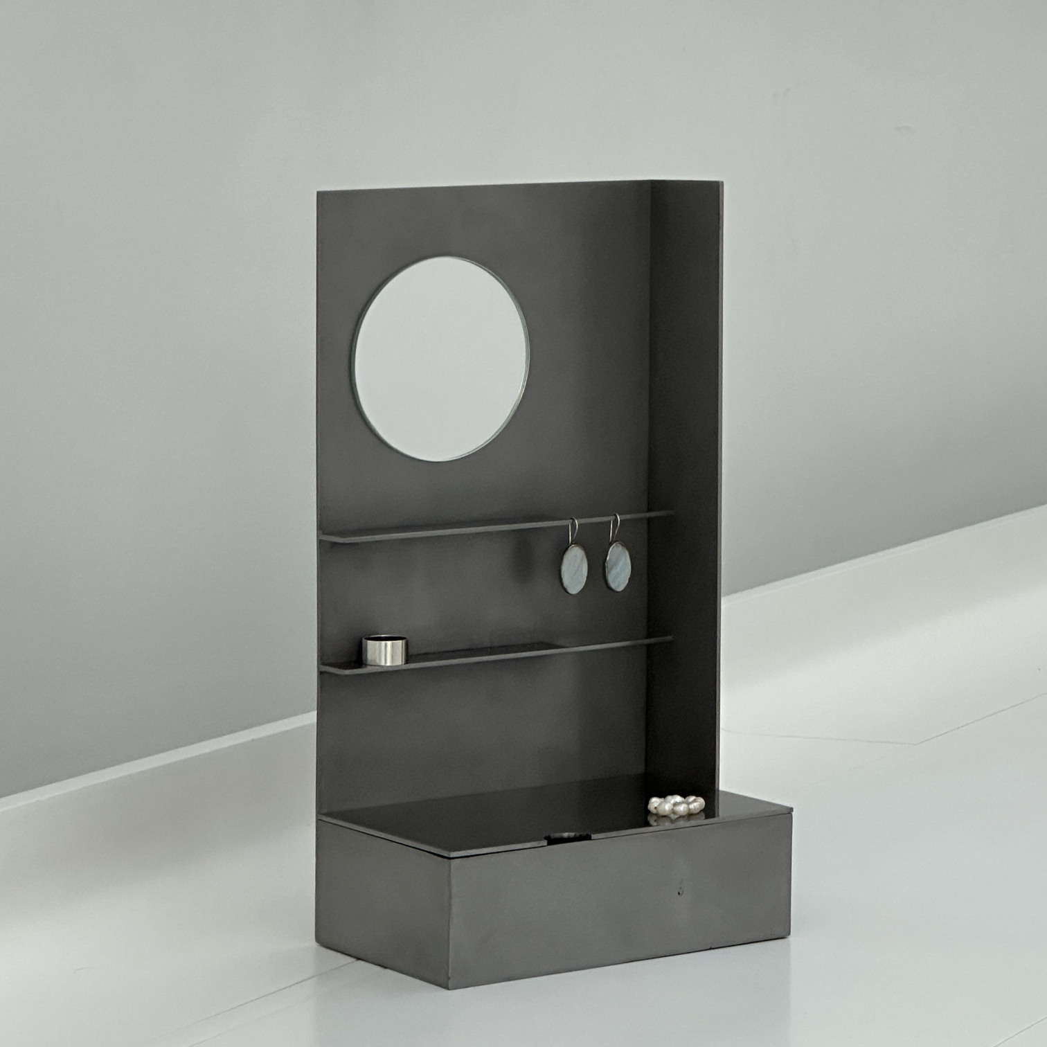 Дизайнерская шкатулка для украшений из стали и зеркала, авторская работа Наташи Львовой