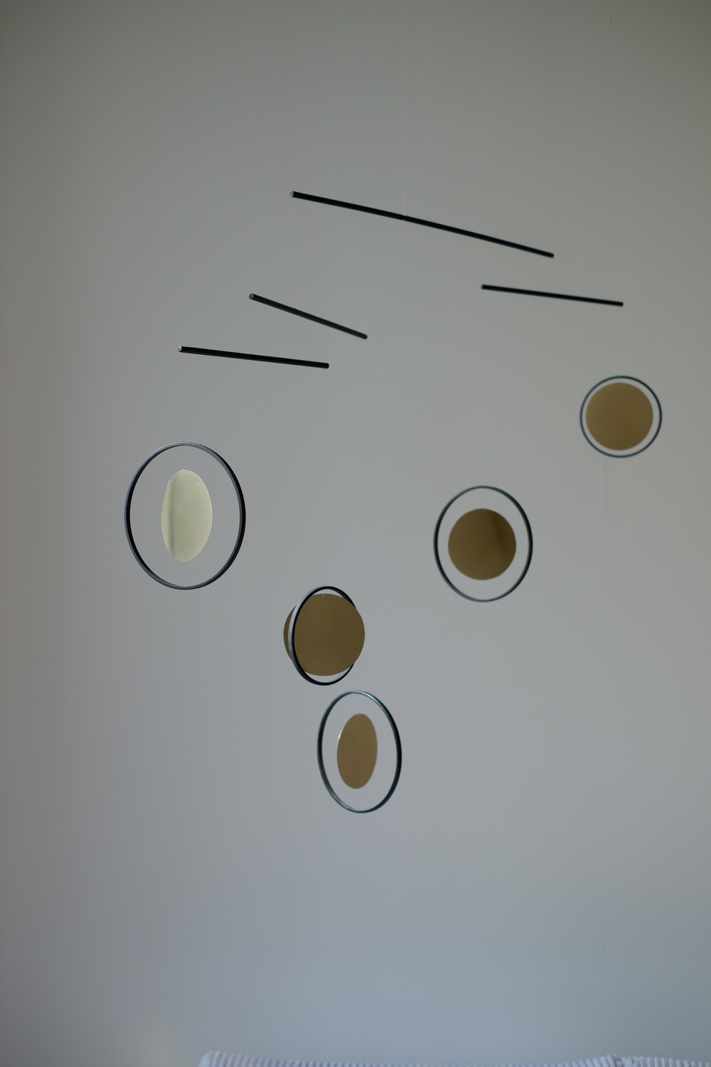 Подвесной модуль «Pure imagination», мобиль из фанеры и латуни, арт-объект Kinetic Levi