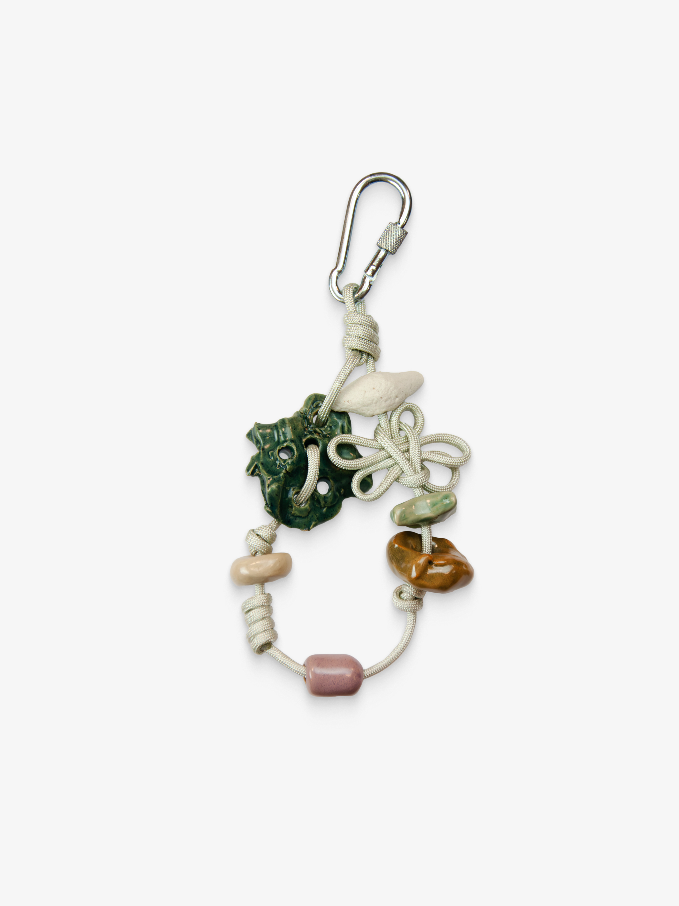 Брелок с зелёной керамической маской, декоративным узлом и авторским дизайном, SAMPLE x Жук, 2025