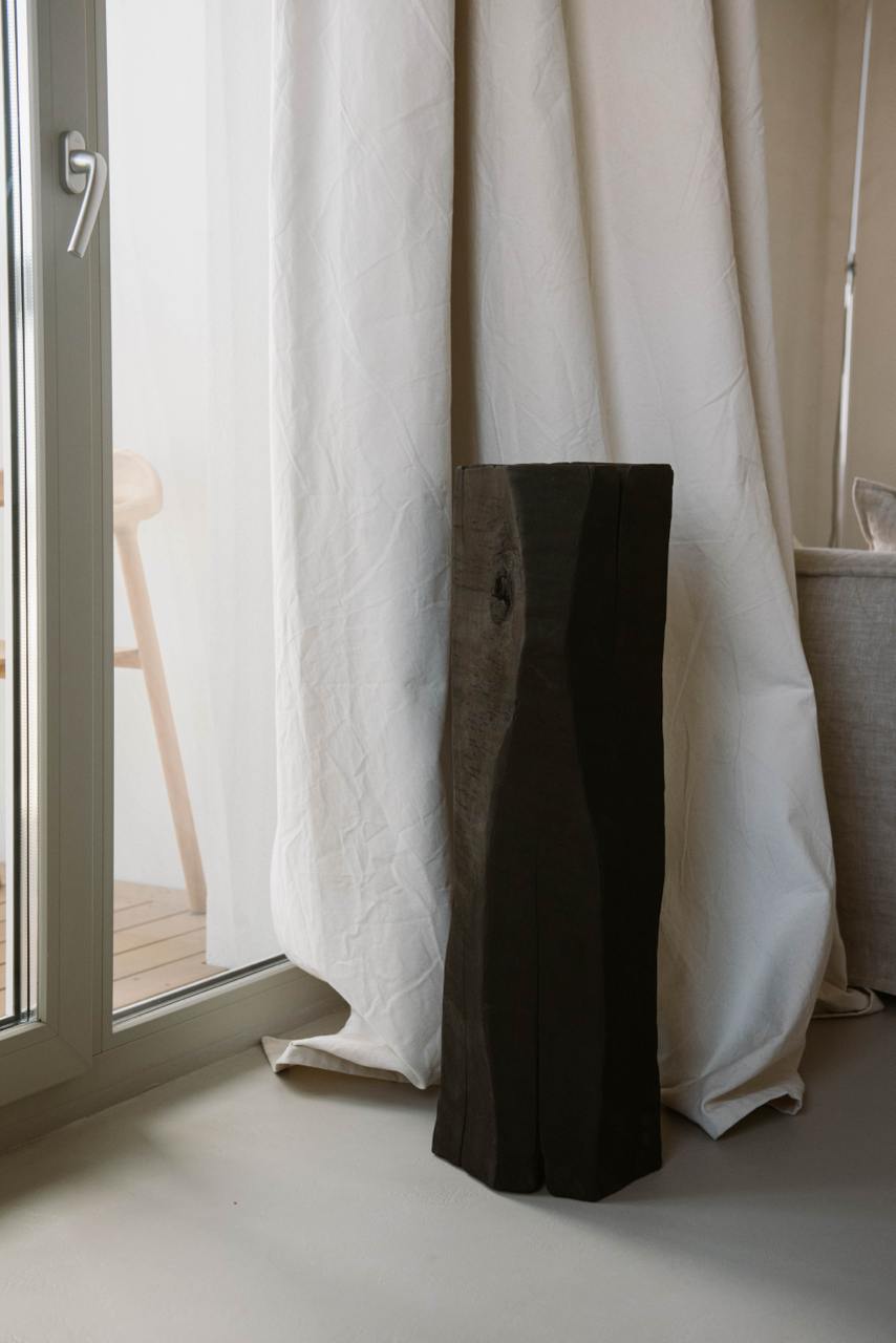 Чернёная колонна из ольхи 