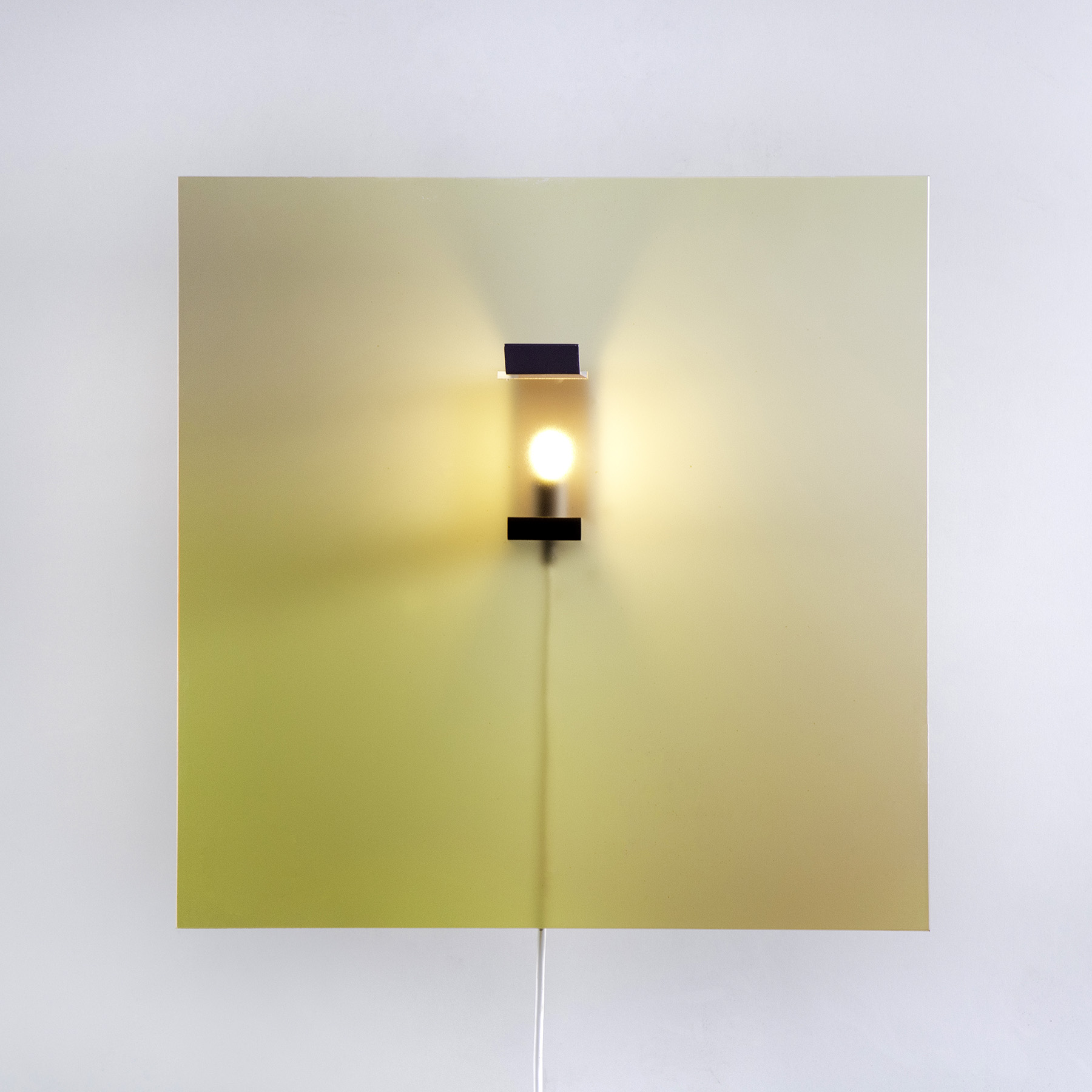 Дизайнерский настенный светильник с квадратной матовой панелью, современный бра из стекла и стали