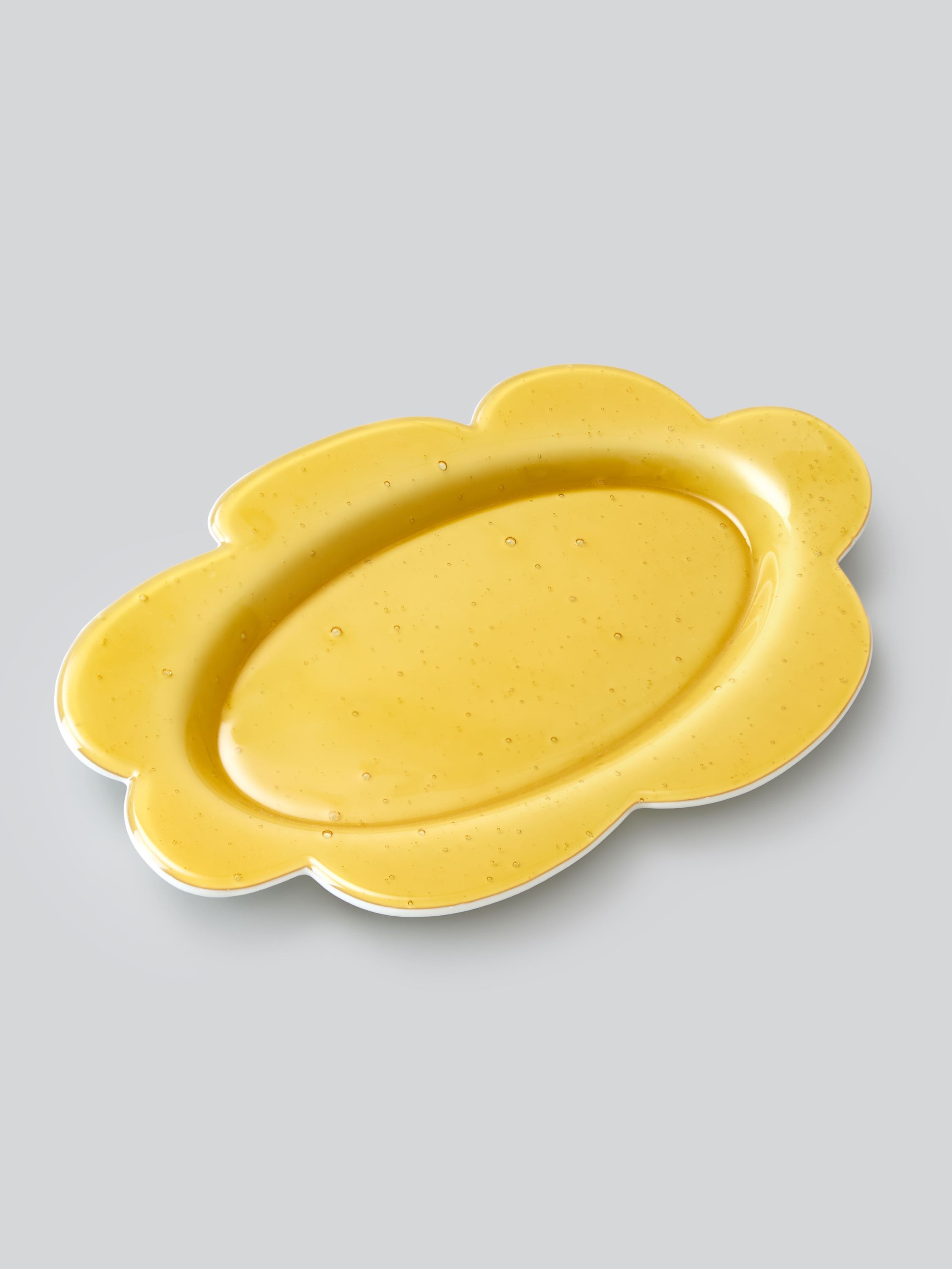 Среднее жёлтое блюдо Flora из стекла с лепестками, коллекция Solid Water, ограниченный выпуск, 2025