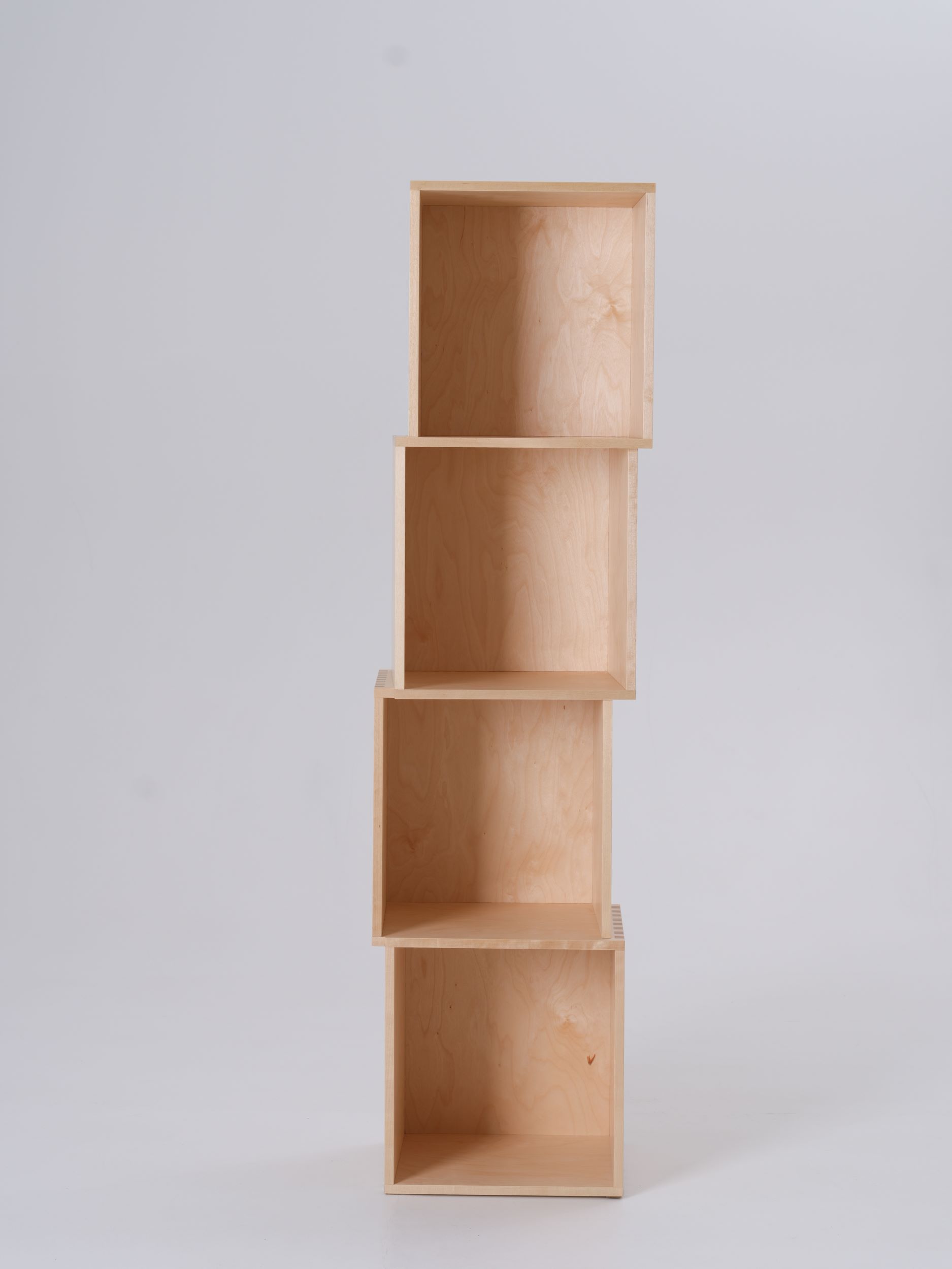 Стеллаж 'Stacky shelving' Дмитрий Самыгин, массив березы, березовый шпон, размер 43.5×37.5×155.5 см, 2024.