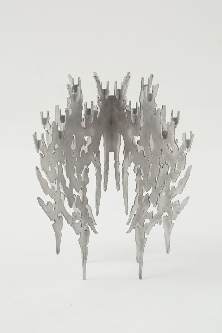 Канделябр VOSK из нержавеющей стали с абстрактным дизайном, PRIMITIVE BURO, Россия, 2024