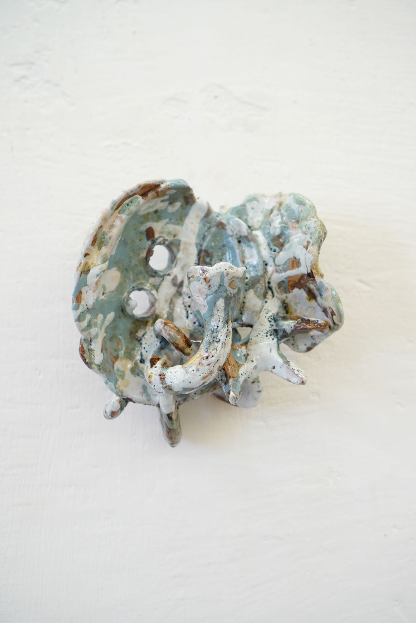 Подсвечник №14, Виктор Дюжев, 2024 — керамика, глазурь, абстрактная форма, декоративный арт-объект