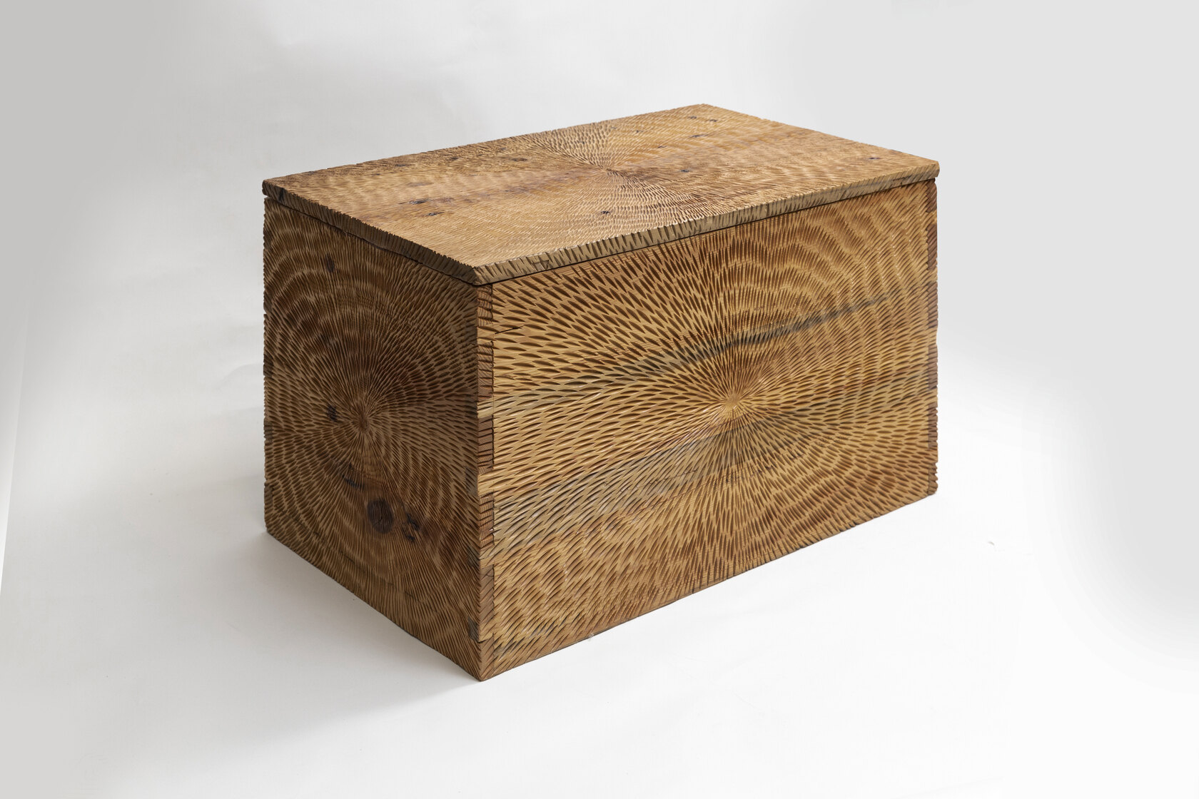 Авторский сундук из лиственницы Weico, дизайнерская мебель ручной работы