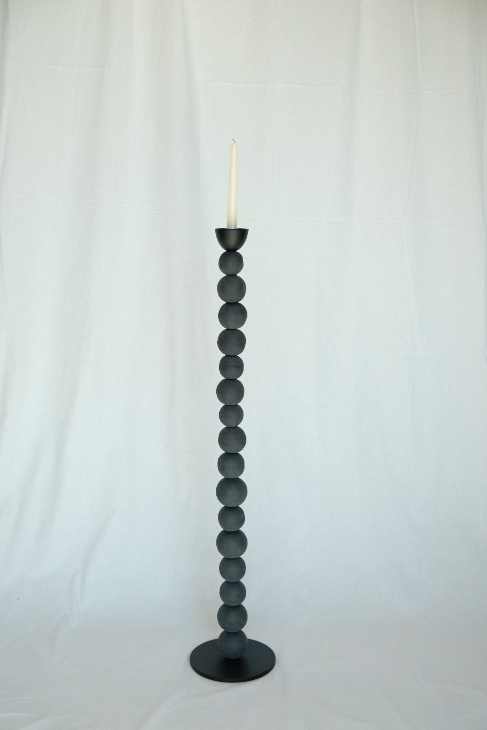 Высокий черный подсвечник с геометрической формой, современный предметный дизайн, арт-декор из стали