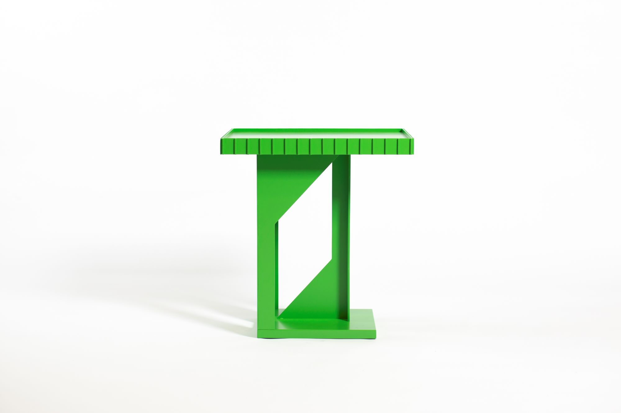 Яркий зеленый дизайнерский кофейный стол Case Study