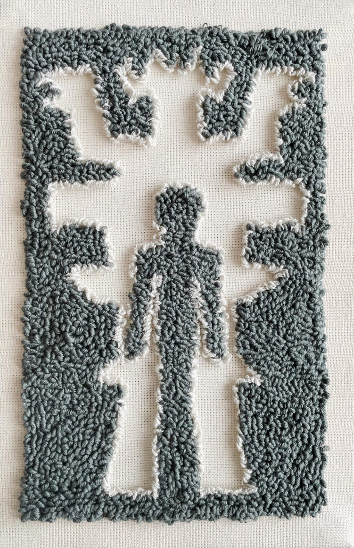 Полина Долгая — панно «Я в дереве», ковровая вышивка, силуэт человека в кронах дерева, современный декор