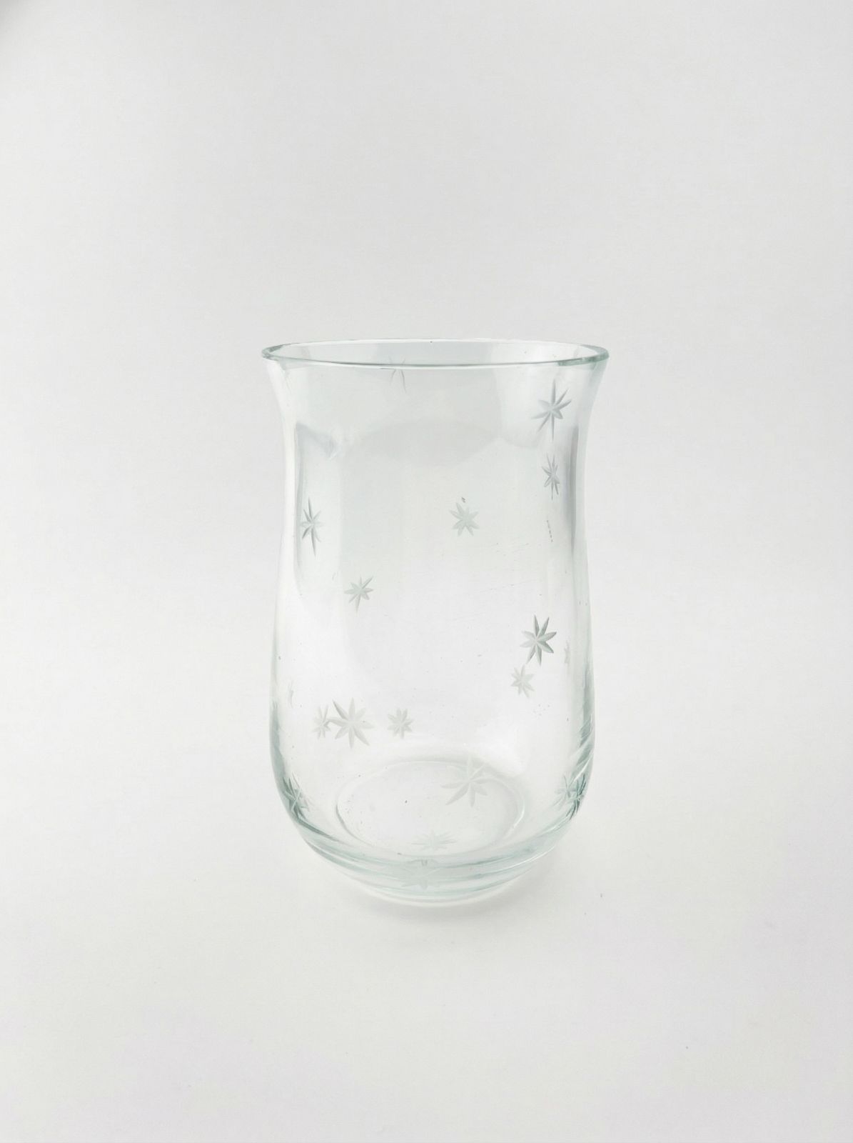 Прозрачный стакан «Кастор» с выгравированными звёздами на поверхности хрусталя